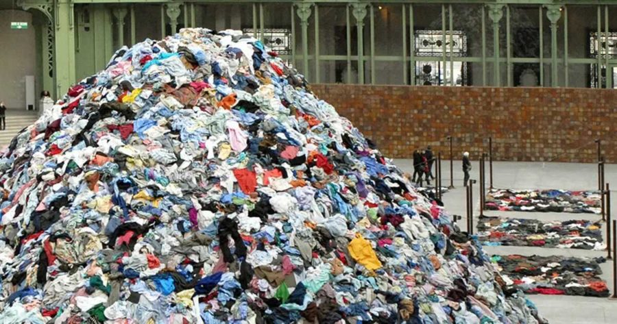 Clothing waste as a result of fast fashion (Taken by Jean-Pierre Dalbera)
