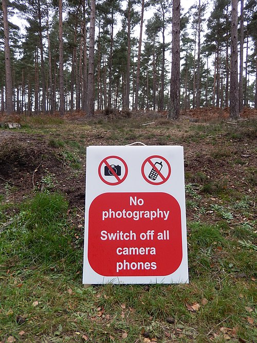 No photography sign - BabelStone (Wikimedia Commons - Public Domain)